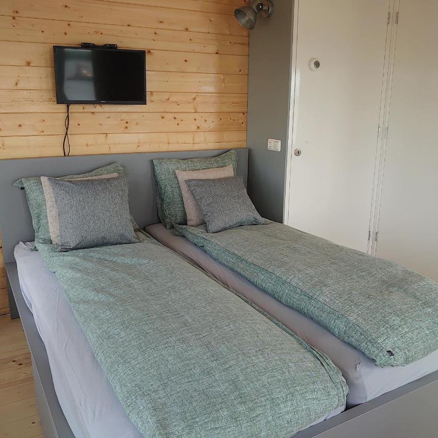 Waterhuisjes Op De Pier Van Lauwersmeerplezier! Lauwersoog Extérieur photo