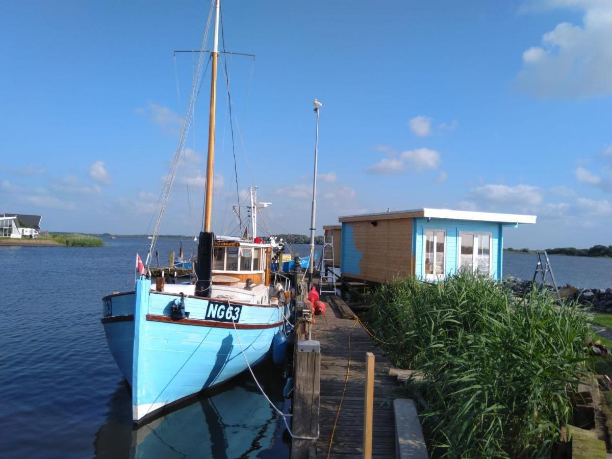 Waterhuisjes Op De Pier Van Lauwersmeerplezier! Lauwersoog Extérieur photo