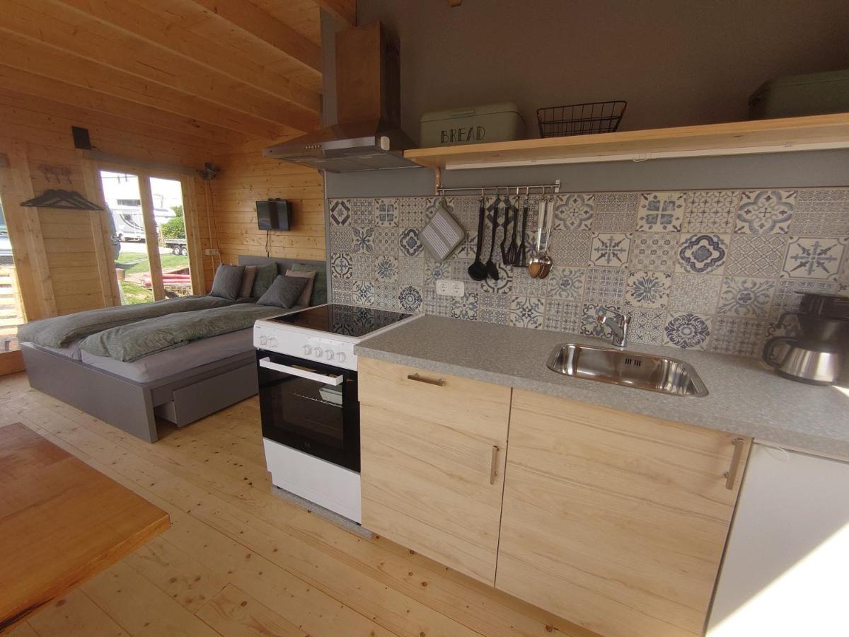 Waterhuisjes Op De Pier Van Lauwersmeerplezier! Lauwersoog Extérieur photo